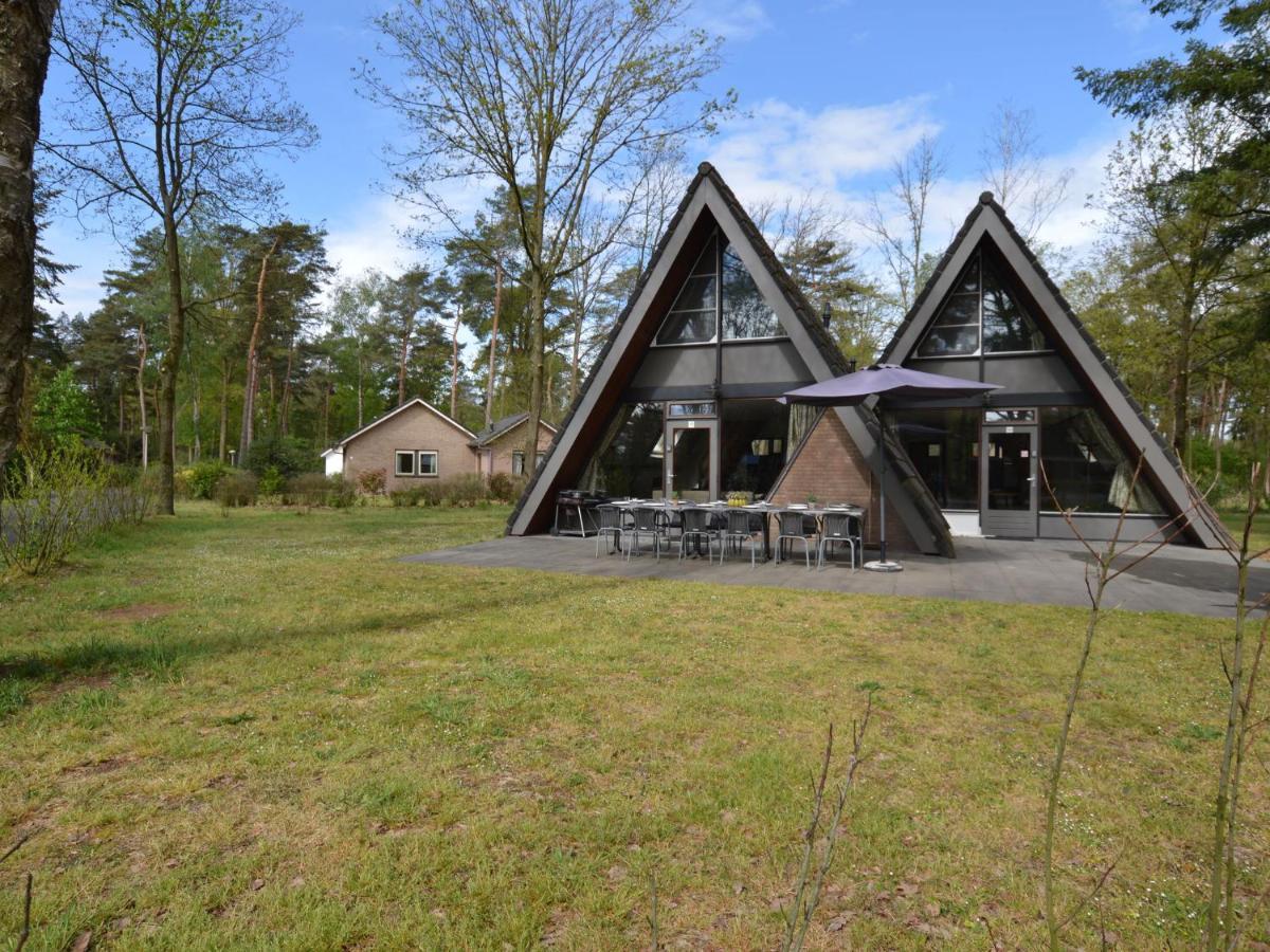 Holiday Home With Large Terrace Stramproy Buitenkant foto